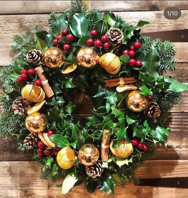 Christmas bauble wreath
