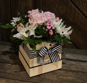 3 Rose Hat box