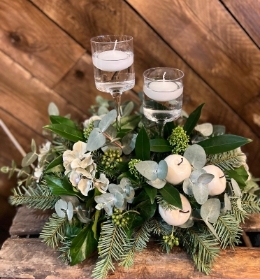 Christmas table arrangement