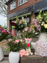 Florist choice vase arrangement