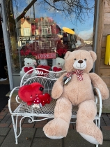 Giant love bear