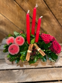 Red Christmas table arrangement